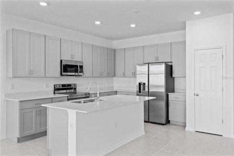House in Haines City, Florida 3 bedrooms, 154.4 sq.m. № 2202733 - photo 3