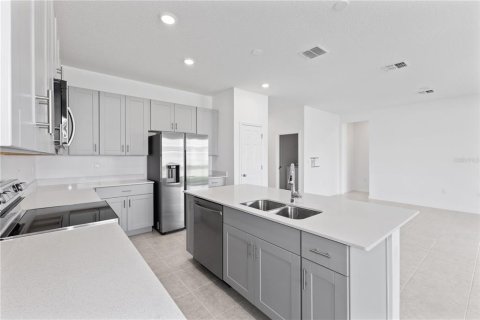 House in Haines City, Florida 3 bedrooms, 154.4 sq.m. № 2202733 - photo 4