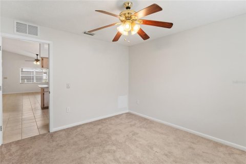 Villa ou maison à vendre à Zephyrhills, Floride: 3 chambres, 122.63 m2 № 2142161 - photo 16