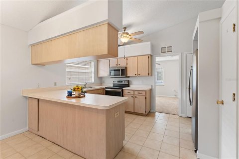 Villa ou maison à vendre à Zephyrhills, Floride: 3 chambres, 122.63 m2 № 2142161 - photo 10
