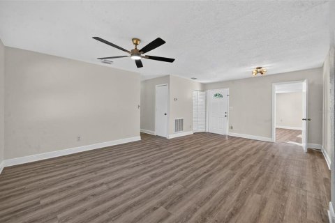 Villa ou maison à vendre à Orlando, Floride: 4 chambres, 134.34 m2 № 2435212 - photo 8