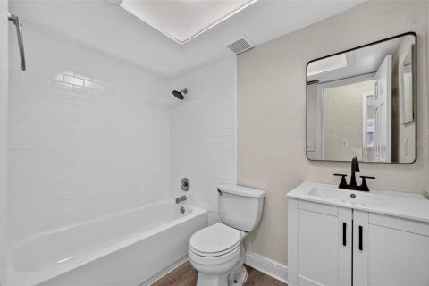 Villa ou maison à vendre à Orlando, Floride: 4 chambres, 134.34 m2 № 2435212 - photo 24