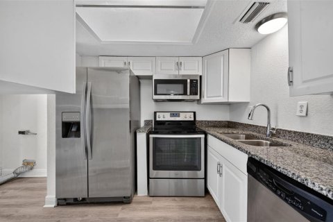Villa ou maison à vendre à Orlando, Floride: 4 chambres, 134.34 m2 № 2435212 - photo 13