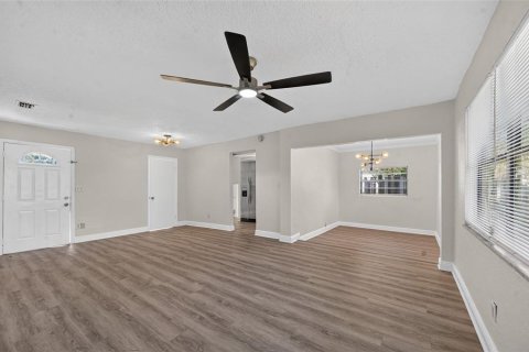 Villa ou maison à vendre à Orlando, Floride: 4 chambres, 134.34 m2 № 2435212 - photo 6