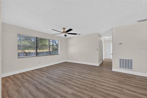 Villa ou maison à vendre à Orlando, Floride: 4 chambres, 134.34 m2 № 2435212 - photo 9