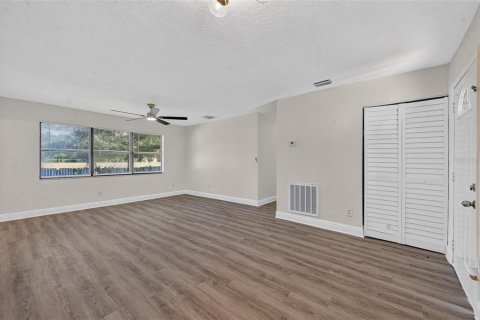 Villa ou maison à vendre à Orlando, Floride: 4 chambres, 134.34 m2 № 2435212 - photo 4
