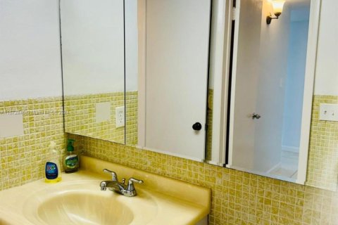 Condominio en venta en Aventura, Florida, 1 dormitorio, 71.35 m2 № 1748598 - foto 10
