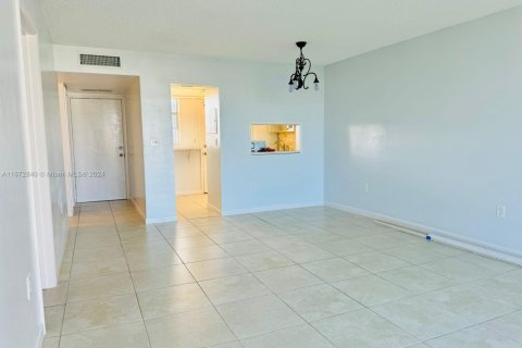 Condominio en venta en Aventura, Florida, 1 dormitorio, 71.35 m2 № 1748598 - foto 22