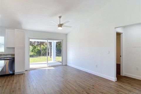 Villa ou maison à vendre à Port Charlotte, Floride: 3 chambres, 139.54 m2 № 2398570 - photo 10