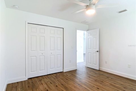 Villa ou maison à vendre à Port Charlotte, Floride: 3 chambres, 139.54 m2 № 2398570 - photo 25