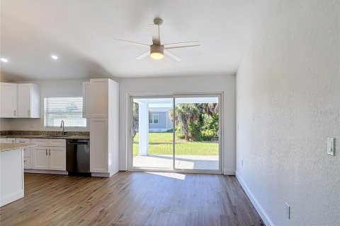 Villa ou maison à vendre à Port Charlotte, Floride: 3 chambres, 139.54 m2 № 2398570 - photo 9
