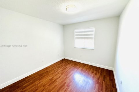 Снять в аренду виллу или дом в Майами, Флорида 3 спальни, 141.95м2, № 2026415 - фото 24