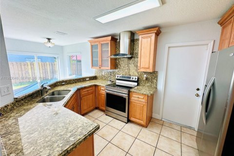 Снять в аренду виллу или дом в Майами, Флорида 3 спальни, 141.95м2, № 2026415 - фото 12