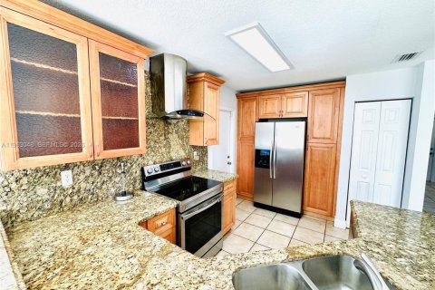 Снять в аренду виллу или дом в Майами, Флорида 3 спальни, 141.95м2, № 2026415 - фото 14