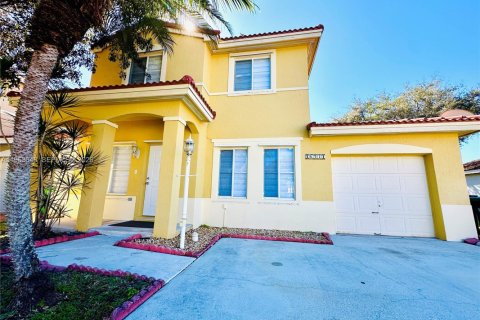 Дом в Майами, Флорида 3 спальни, 141.95м2 № 2026415