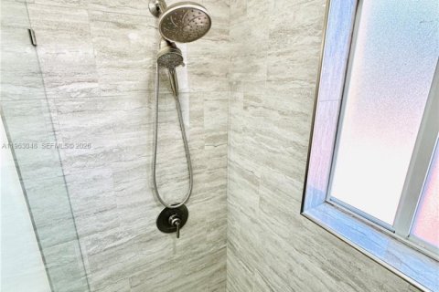 Снять в аренду виллу или дом в Майами, Флорида 3 спальни, 141.95м2, № 2026415 - фото 28