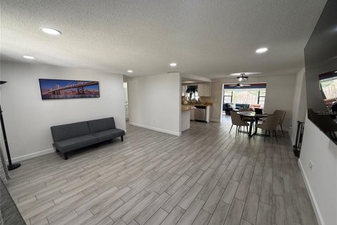 Villa ou maison à louer à Sarasota, Floride: 3 chambres, 153.1 m2 № 2356234 - photo 3