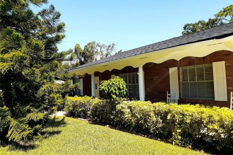 House in Tampa, Florida 3 bedrooms, 149.94 sq.m. № 1876326 - photo 1