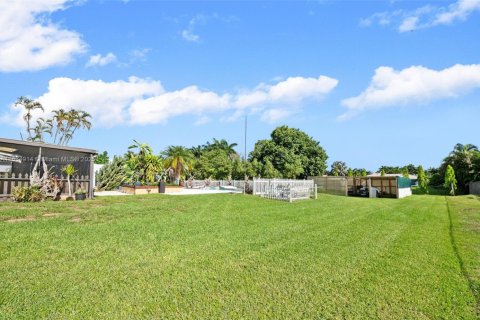 House in Davie, Florida 3 bedrooms, 175.96 sq.m. № 1817676 - photo 28