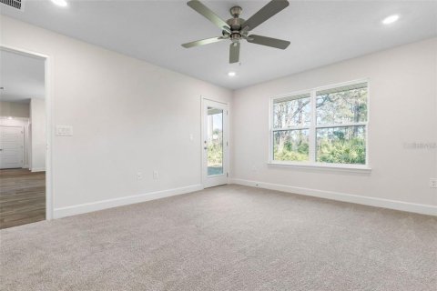 House in Palm Coast, Florida 4 bedrooms, 210.42 sq.m. № 2258882 - photo 13