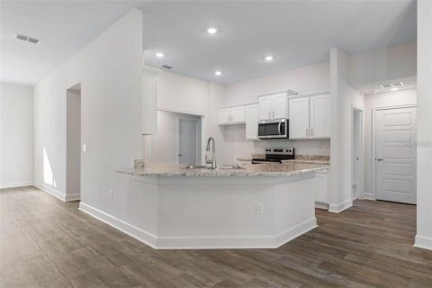 House in Palm Coast, Florida 4 bedrooms, 210.42 sq.m. № 2258882 - photo 8