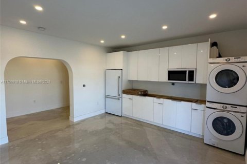 Appartement à louer à Miami, Floride: 1 chambre, 376.07 m2 № 1934326 - photo 9