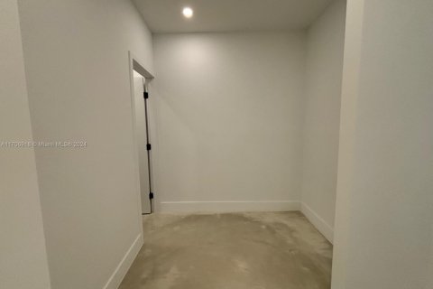 Appartement à louer à Miami, Floride: 1 chambre, 376.07 m2 № 1934326 - photo 12