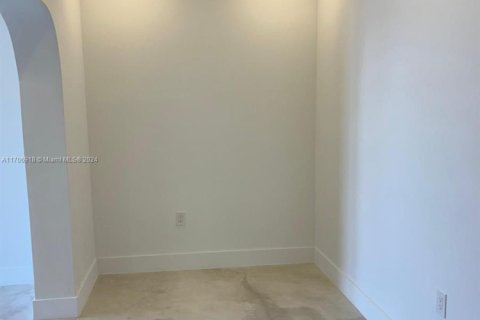 Appartement à louer à Miami, Floride: 1 chambre, 376.07 m2 № 1934326 - photo 13