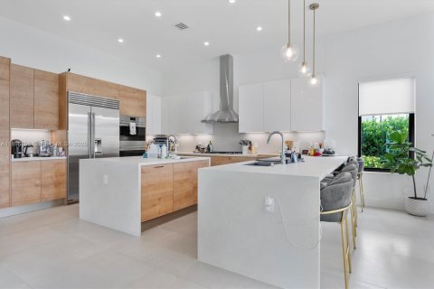 House in Hollywood, Florida 4 bedrooms, 288 sq.m. № 2016803 - photo 20