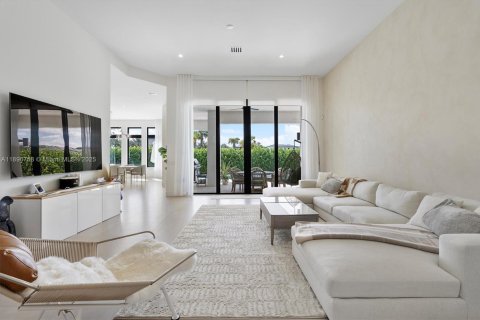 House in Hollywood, Florida 4 bedrooms, 288 sq.m. № 2016803 - photo 6