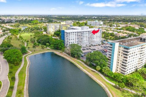 Copropriété à vendre à Hollywood, Floride: 2 chambres, 105.17 m2 № 1935342 - photo 19