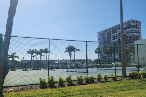 Condo in South Pasadena, Florida, 1 bedroom  № 1853493 - photo 26