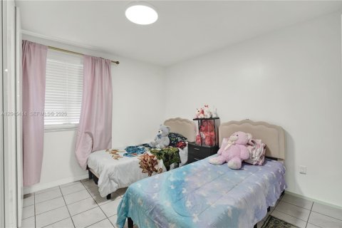 Condo in Miami, Florida, 2 bedrooms № 2260739 - photo 16