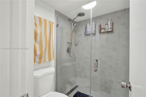 Condo in Miami, Florida, 2 bedrooms № 2260739 - photo 14