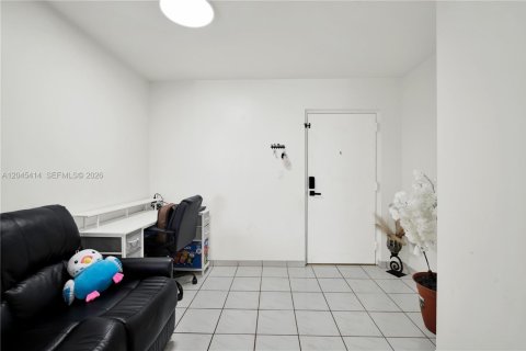 Condo in Miami, Florida, 2 bedrooms № 2260739 - photo 6