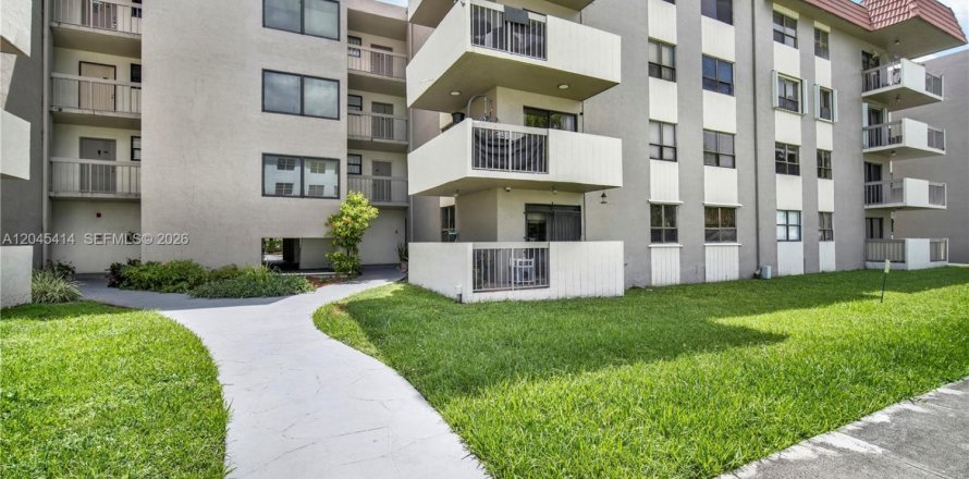 Condo in Miami, Florida, 2 bedrooms № 2260739