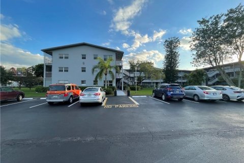 Condo in Boca Raton, Florida, 1 bedroom  № 1226740 - photo 1