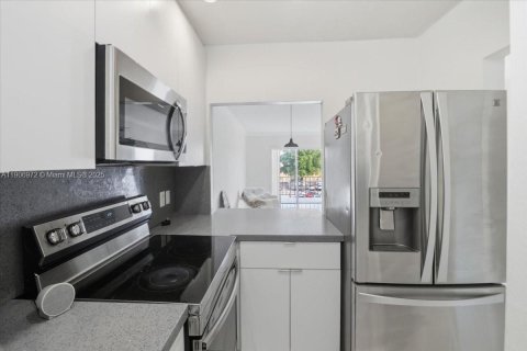 Copropriété à vendre à Sweetwater, Floride: 2 chambres, 66.89 m2 № 1964535 - photo 8