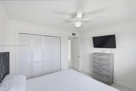 Copropriété à vendre à Sweetwater, Floride: 2 chambres, 66.89 m2 № 1964535 - photo 12