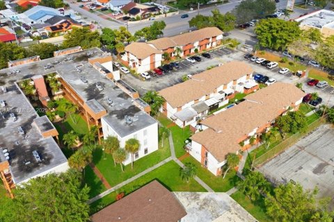 Copropriété à vendre à Sweetwater, Floride: 2 chambres, 66.89 m2 № 1964535 - photo 30