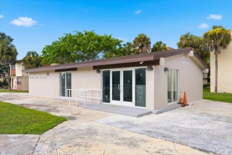 Copropriété à vendre à Sweetwater, Floride: 2 chambres, 66.89 m2 № 1964535 - photo 24