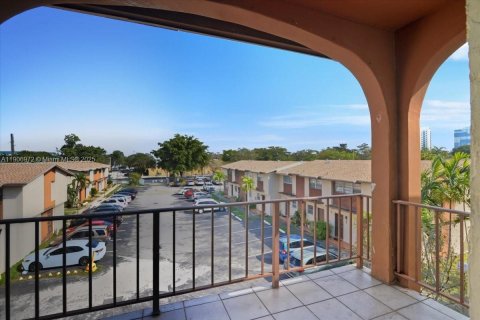 Copropriété à vendre à Sweetwater, Floride: 2 chambres, 66.89 m2 № 1964535 - photo 19