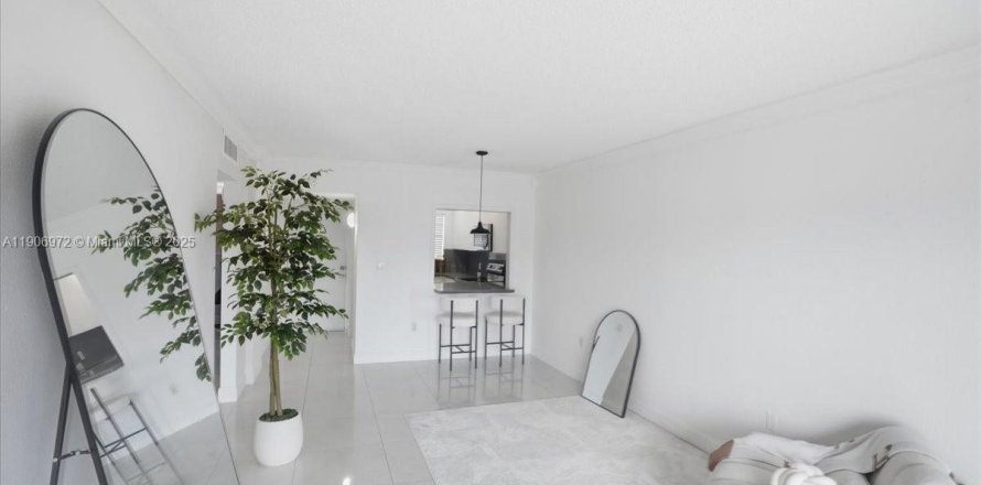 Condo à Sweetwater, Floride, 2 chambres № 1964535