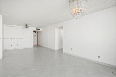 Condo in Miami Beach, Florida, 2 bedrooms  № 2029412 - photo 8