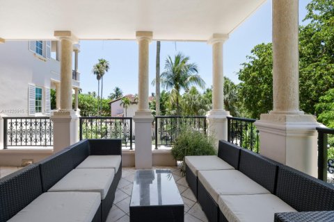 Condominio en venta en Miami Beach, Florida, 3 dormitorios, 190.36 m2 № 1937491 - foto 17