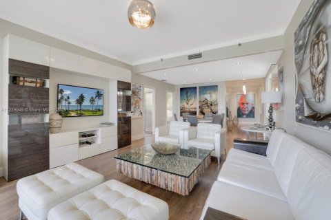 Condominio en venta en Miami Beach, Florida, 3 dormitorios, 190.36 m2 № 1937491 - foto 1