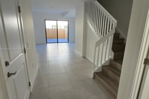 Touwnhouse à louer à Homestead, Floride: 3 chambres № 1990163 - photo 3