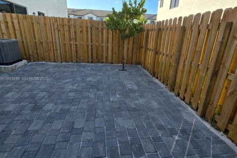 Touwnhouse à louer à Homestead, Floride: 3 chambres № 1990163 - photo 5