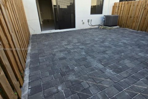 Touwnhouse à louer à Homestead, Floride: 3 chambres № 1990163 - photo 6