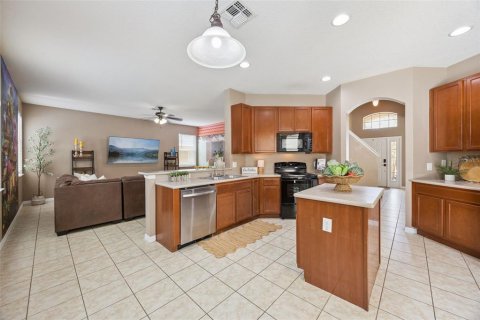 Casa en venta en Kissimmee, Florida, 5 dormitorios, 233.09 m2 № 2233805 - foto 3